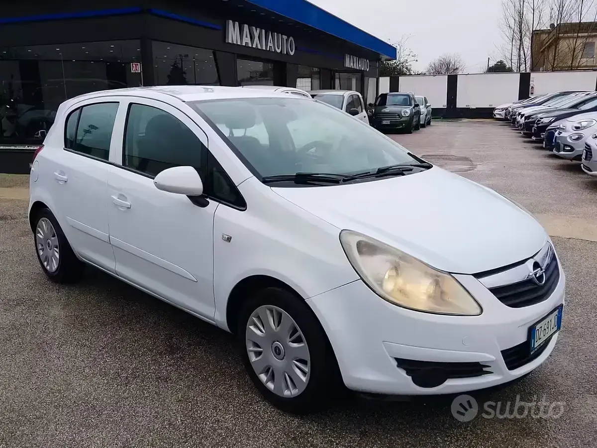 Occasion Opel Corsa 75 ch (55 kW) 2009 Blanc Citadine