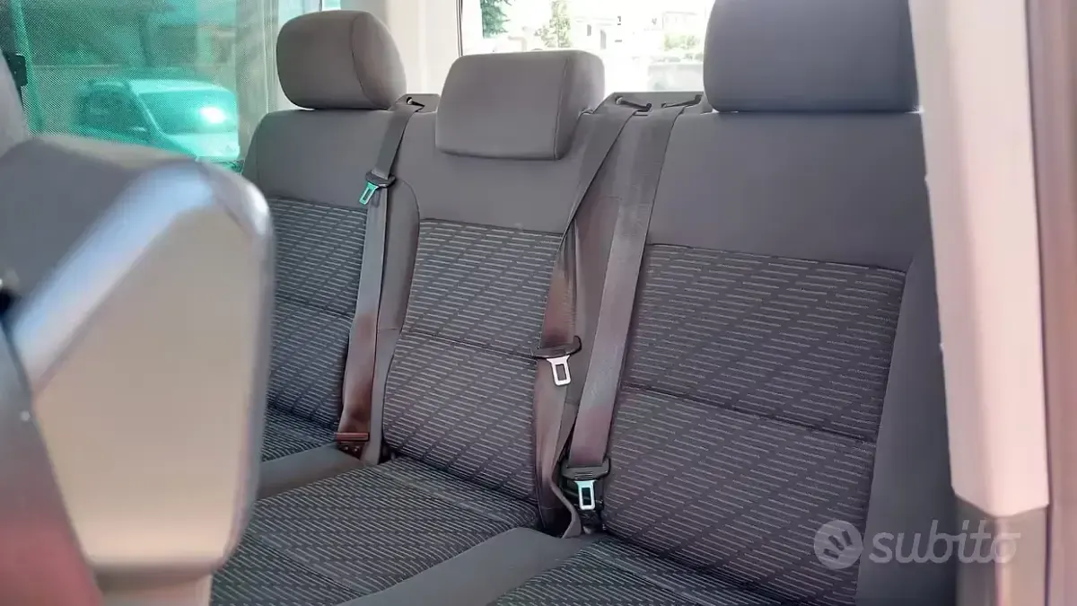 Usata VW Multivan 140 CV (102 kW) 2015 Grigio Monovolume