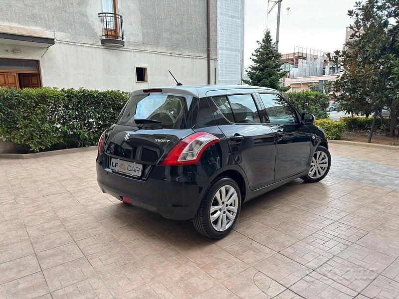 Usata Suzuki Swift Cool 75 CV (55 kW) 2015 Nero Utilitaria