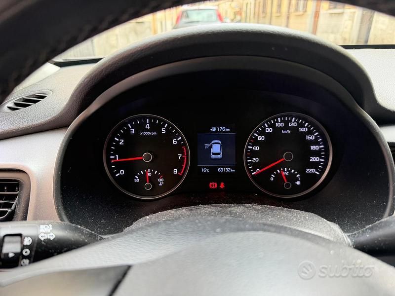 Usata Kia Stonic 120 CV (88 kW) 2017 SUV