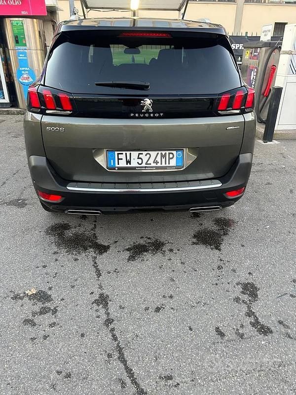 Usata Peugeot 5008 GT-line 112 CV (82 kW) 2019 Grigio SUV