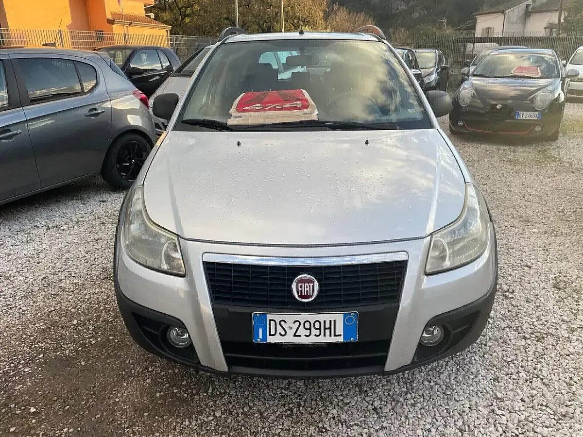 Usata Fiat Sedici 107 CV (78 kW) 2008 Grigio SUV