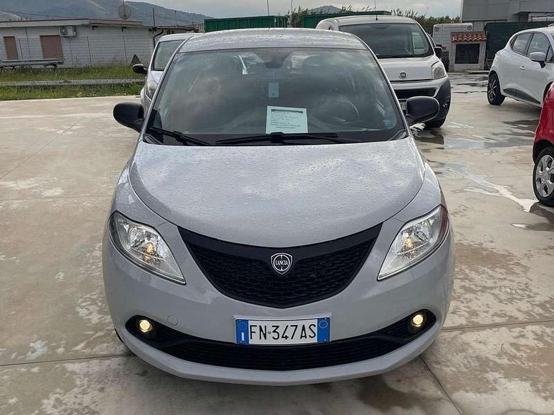 Usata Lancia Ypsilon Gold 69 CV (50 kW) 2019 Other Utilitaria