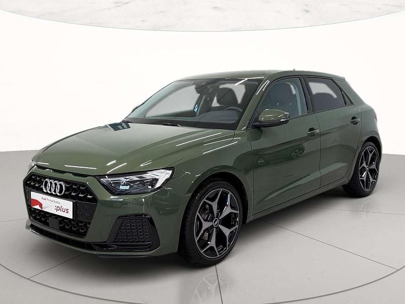 Usata Audi A1 Sportback Business 116 CV (85 kW) 2025 Verde distretto metallizzato Utilitaria