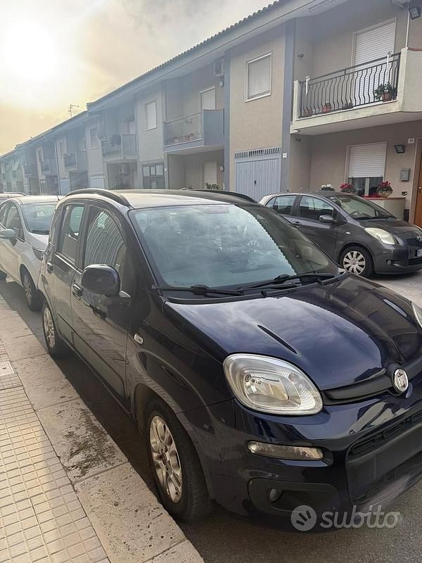 Usata Fiat Panda Lounge 69 CV (50 kW) 2018 Blu Utilitaria