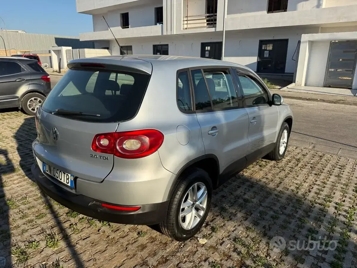 Usata VW Tiguan 140 CV (102 kW) 2008 Grigio SUV