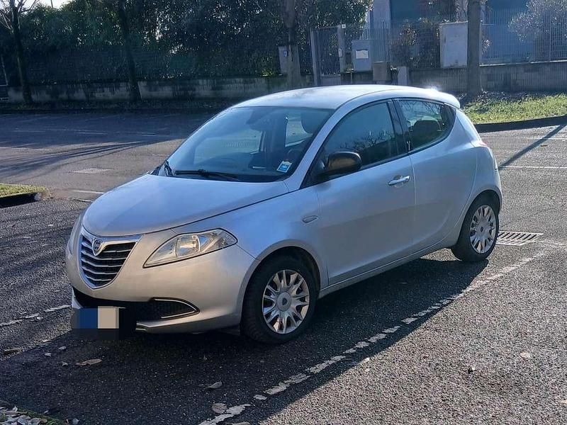 Usata Lancia Ypsilon Platinum 69 CV (50 kW) 2014 Utilitaria