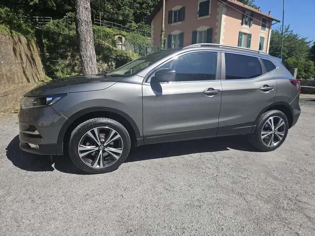 Usata Nissan Qashqai N-Connecta 110 CV (80 kW) 2018 Grigio SUV