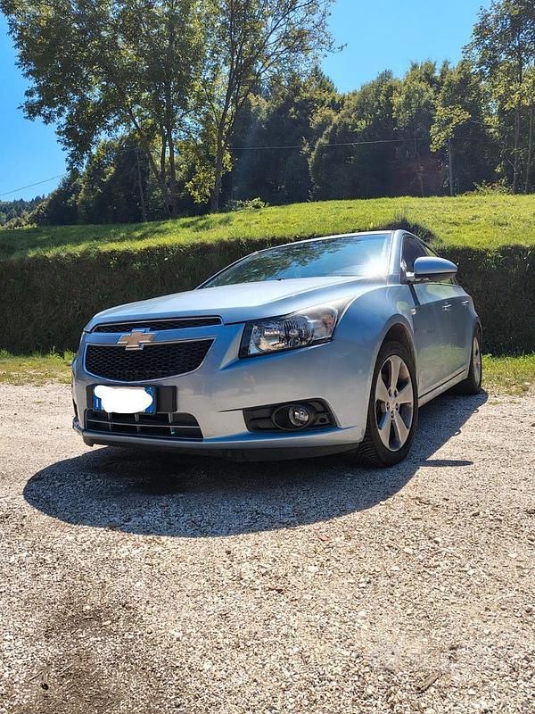 Blu Usata 2010 Chevrolet Cruze LT Tre volumi | 3000 € (Ottimo prezzo) - Immagine 1/4