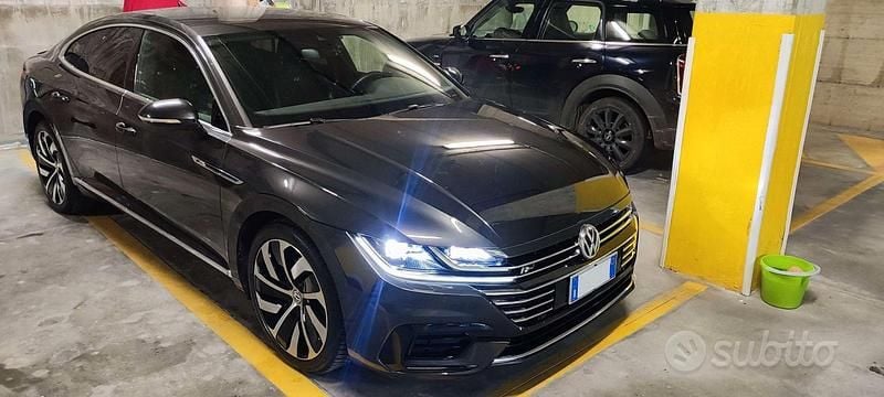 Usata VW Arteon R-line 190 CV (139 kW) 2019 Grigio Berlina