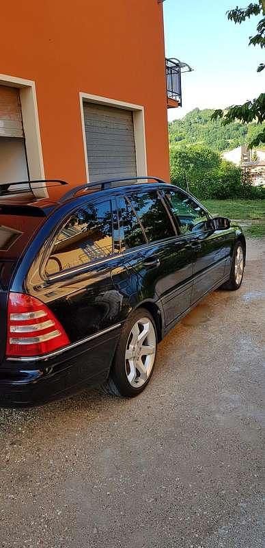 Usata Mercedes C220 Avantgarde 150 CV (110 kW) 2007 Nero Station wagon