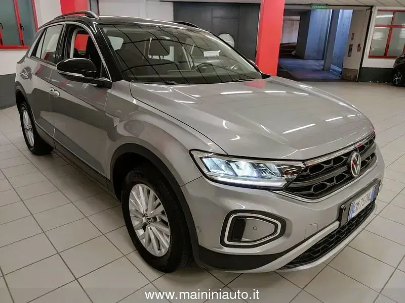 Usata VW T-Roc Life 110 CV (80 kW) 2023 Argento SUV