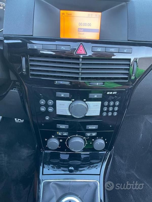 Usata Opel Astra Cabriolet 180 CV (132 kW) 2007 Blu Cabrio