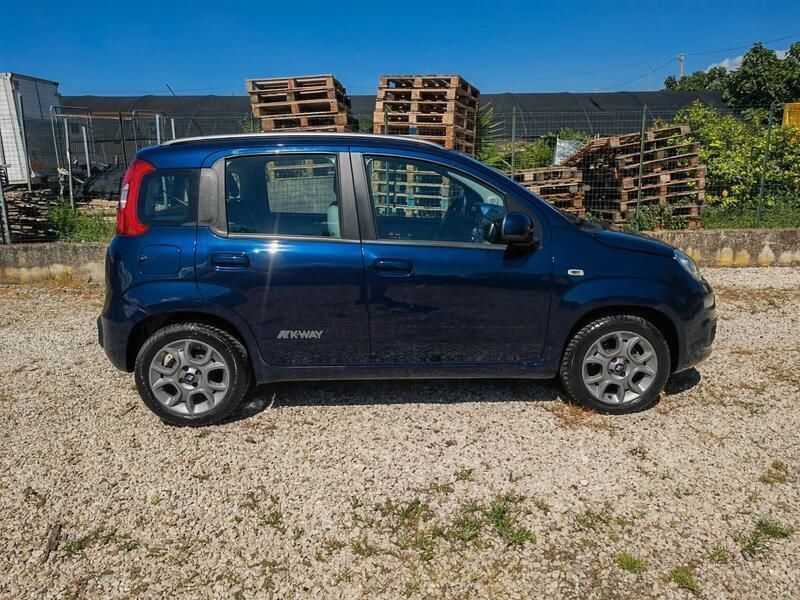 Usata Fiat Panda Lounge 69 CV (50 kW) 2016 Blu Utilitaria