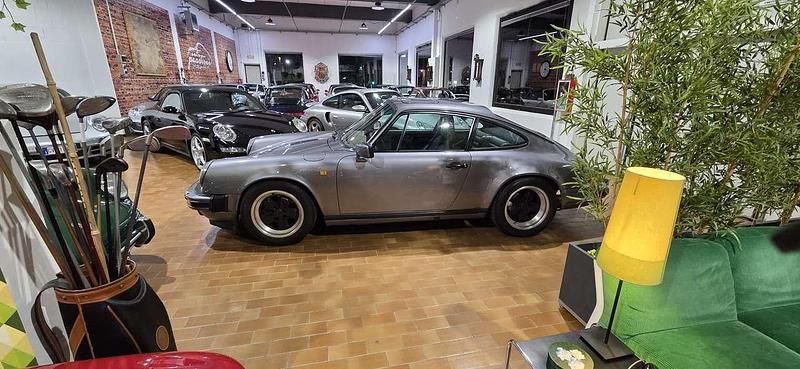 Usata Porsche 911 Carrera 231 CV (169 kW) 1986 Grigio Coupé