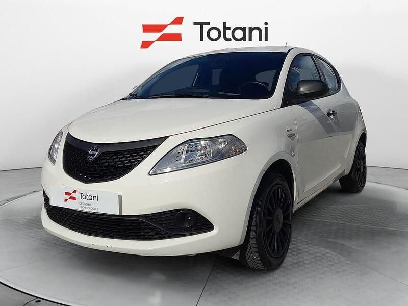 Usata Lancia Ypsilon Silver 69 CV (50 kW) 2020 Bianco Utilitaria