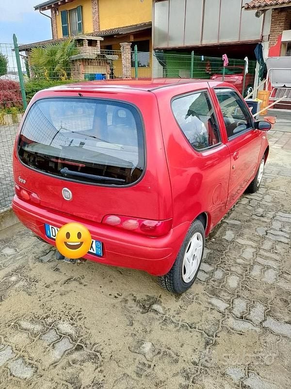 Usata Fiat 600 54 CV (39 kW) 2009 Rosso Utilitaria