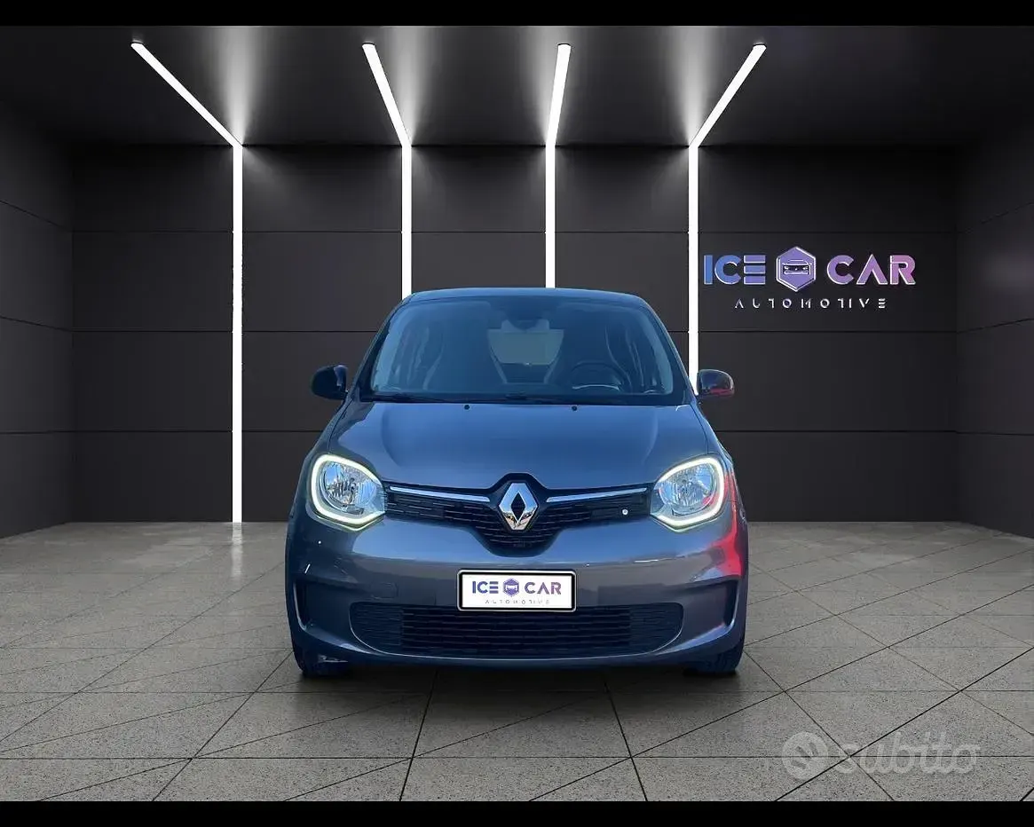 Usado Renault Twingo Equilibre 30 kW (42 HP) 2023 Cinzento Citadino