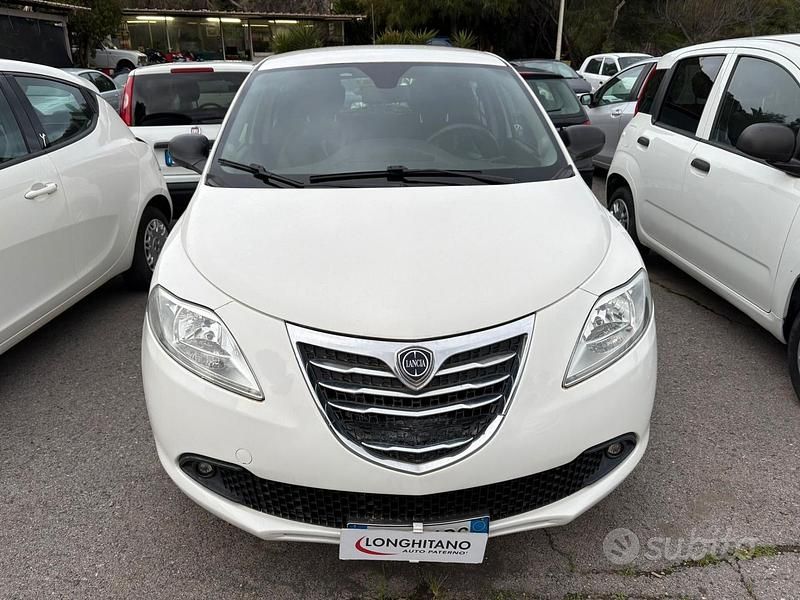 Usata Lancia Ypsilon Silver 69 CV (50 kW) 2014 Bianco Utilitaria