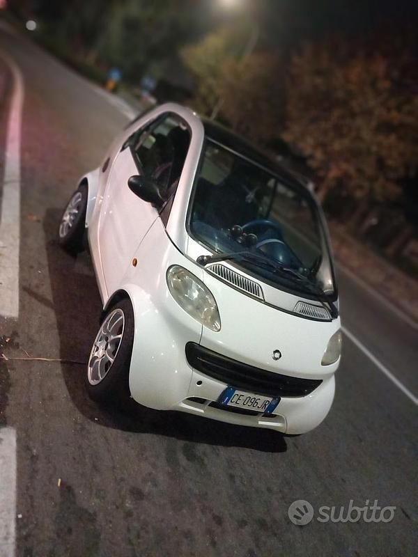 Bianco Usata 2002 Smart ForTwo Coupé Coupé | 3500 € - Immagine 1/2