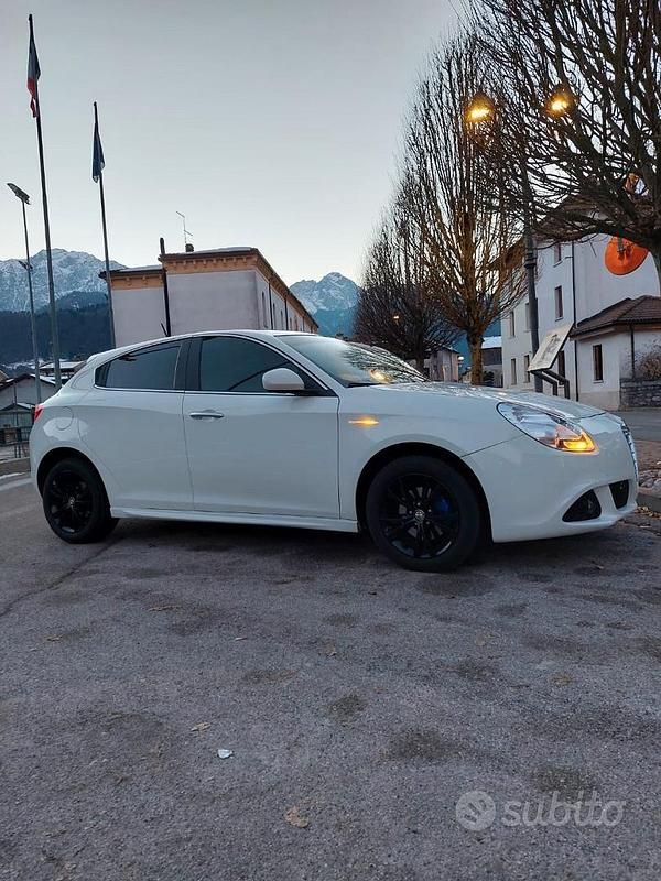 Usata Alfa Romeo Giulietta 2010 Bianco Utilitaria