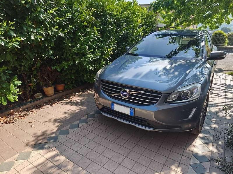 Usata Volvo XC60 Momentum 190 CV (139 kW) 2016 Grigio SUV