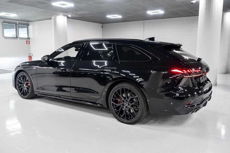 Nuova Audi A6 S-Line 204 CV (150 kW) 2026 Mythos schwarz Station wagon