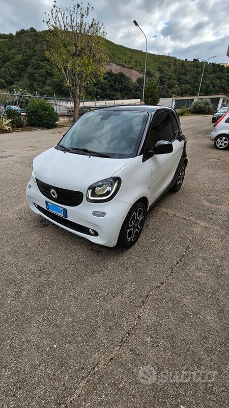 Usato 2017 Smart ForTwo Coupé 0.9 Benzin 90 CV (11.990 €)