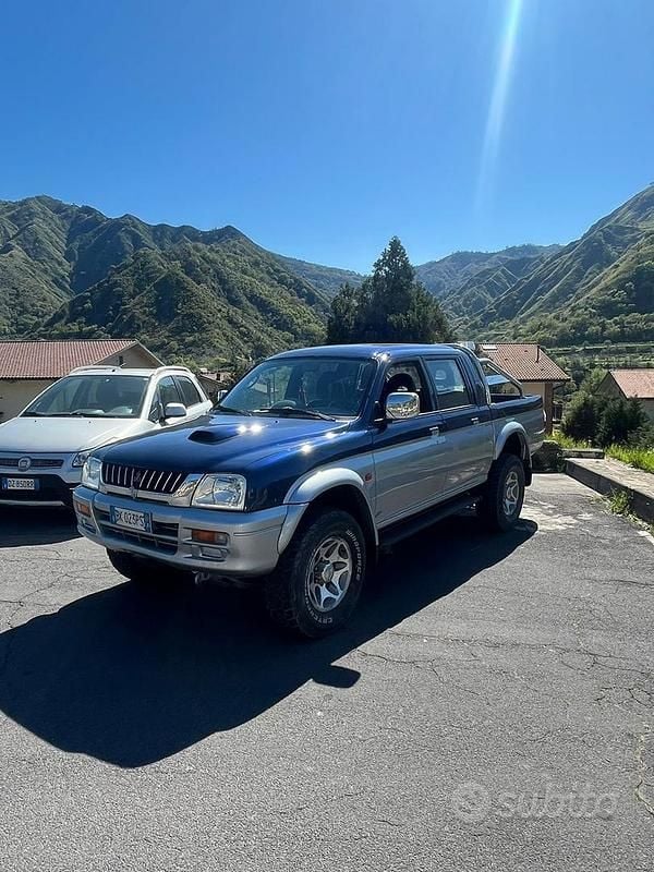 Usata Mitsubishi L200 100 CV (73 kW) 2000 Blu Pick-up