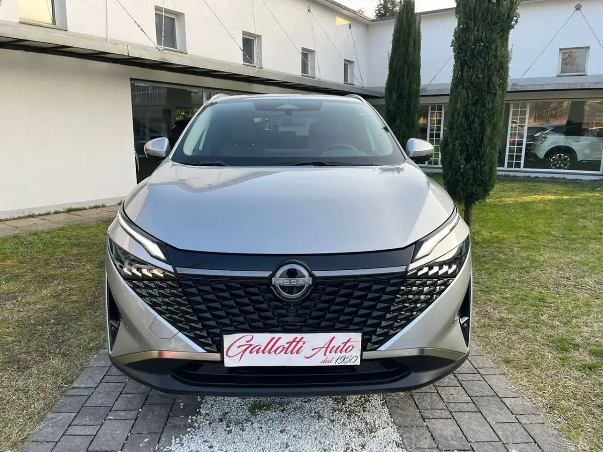 Usata Nissan Qashqai N-Connecta 140 CV (102 kW) 2025 Newport grey SUV