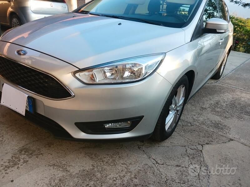 Usata Ford Focus 105 CV (77 kW) 2017 Grigio Station wagon
