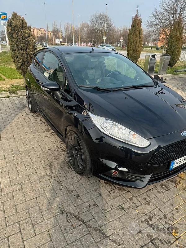 Usata Ford Fiesta ST 182 CV (133 kW) 2017 Berlina