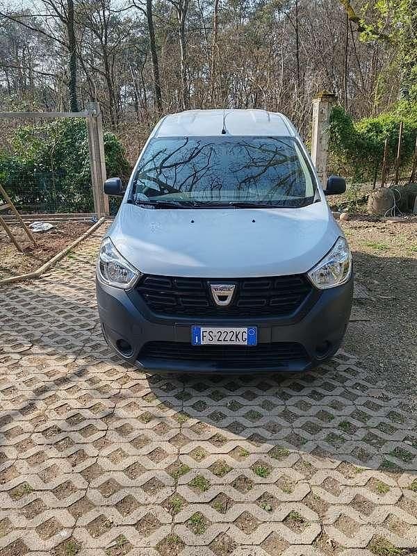Usata Dacia Dokker Essentiel 90 CV (66 kW) 2018 Monovolume