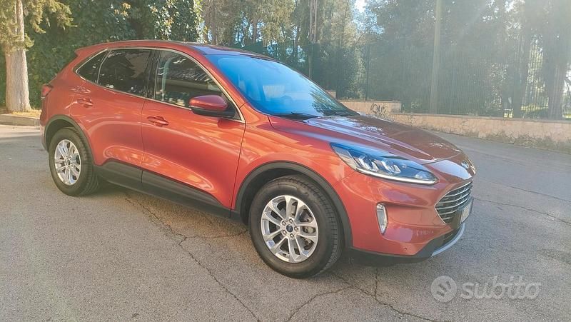 Usata Ford Kuga Titanium 120 CV (88 kW) 2020 Arancione SUV