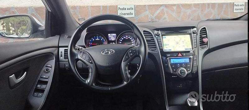 Usata Hyundai i30 GO! 110 CV (80 kW) 2017 Bianco Station wagon