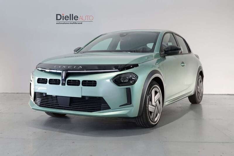 Usata Lancia Ypsilon 101 CV (74 kW) 2024 Verde Utilitaria