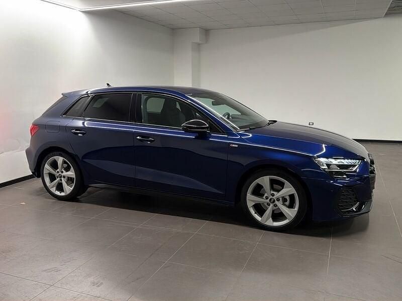 Usata Audi A3 Sportback S-Line 150 CV (110 kW) 2025 Blu Utilitaria
