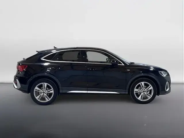 Usata Audi Q3 Sportback S-Line 150 CV (110 kW) 2024 Nero mito metallizzato SUV
