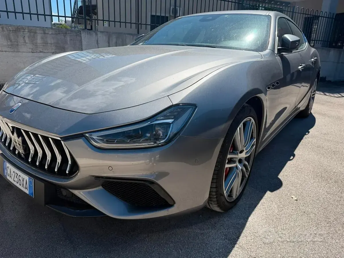 Usata Maserati Ghibli 350 CV (257 kW) 2021 Grigio Berlina