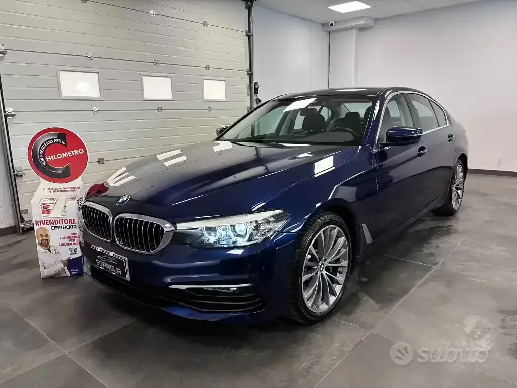 Usado BMW 530 Luxury Line 249 HP (183 kW) 2019 Azul Sedan