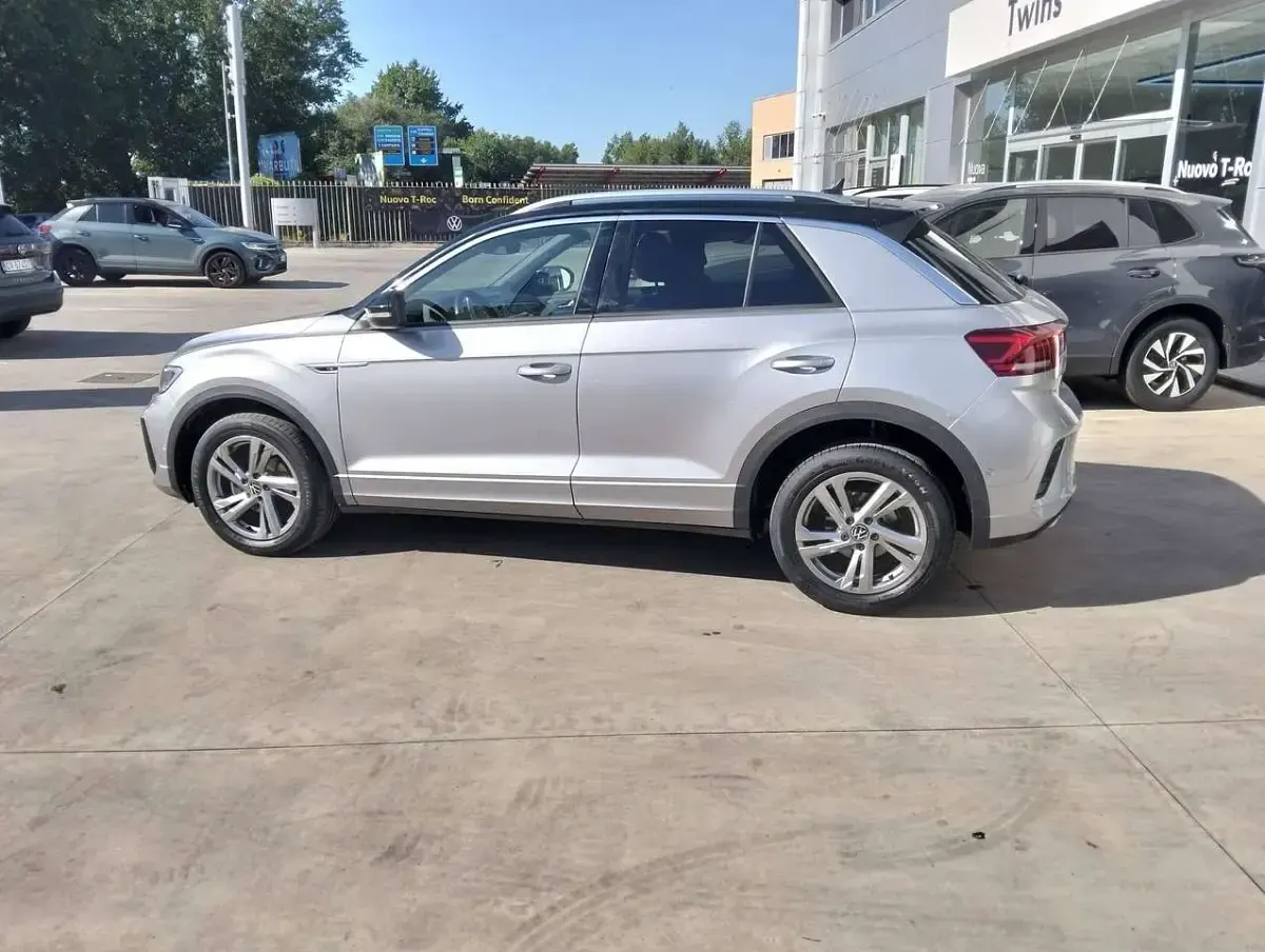 Usata VW T-Roc R-line 110 CV (80 kW) 2023 Pyrit silver SUV
