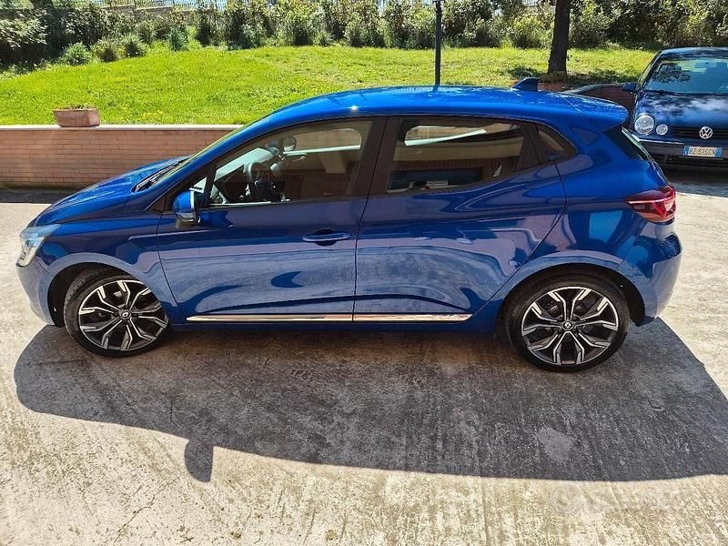 Usata Renault Clio V Intens 75 CV (55 kW) 2021 Blu Berlina