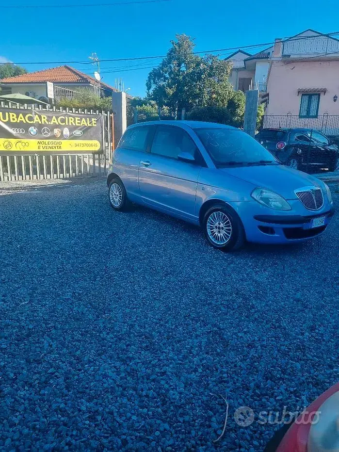 Usata Lancia Ypsilon 70 CV (51 kW) 2006 Blu Utilitaria