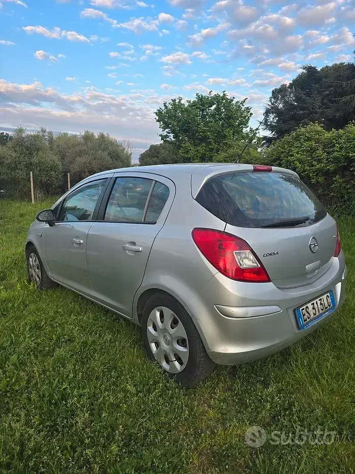 Usado Opel Corsa Edition 75 HP (55 kW) 2013 Azul Citadino