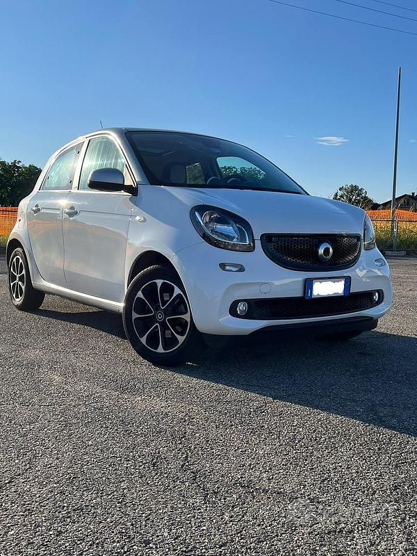 Usata 2016 Smart ForFour Passion Utilitaria | 10.500 € (Molto cara) - Immagine 1/4