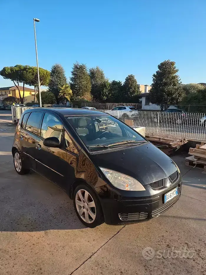 Usata Mitsubishi Colt 75 CV (55 kW) 2007 Nero Berlina