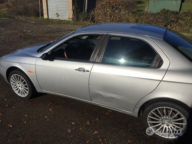 Usata Alfa Romeo 156 Progression 144 CV (105 kW) 2000 Grigio Berlina