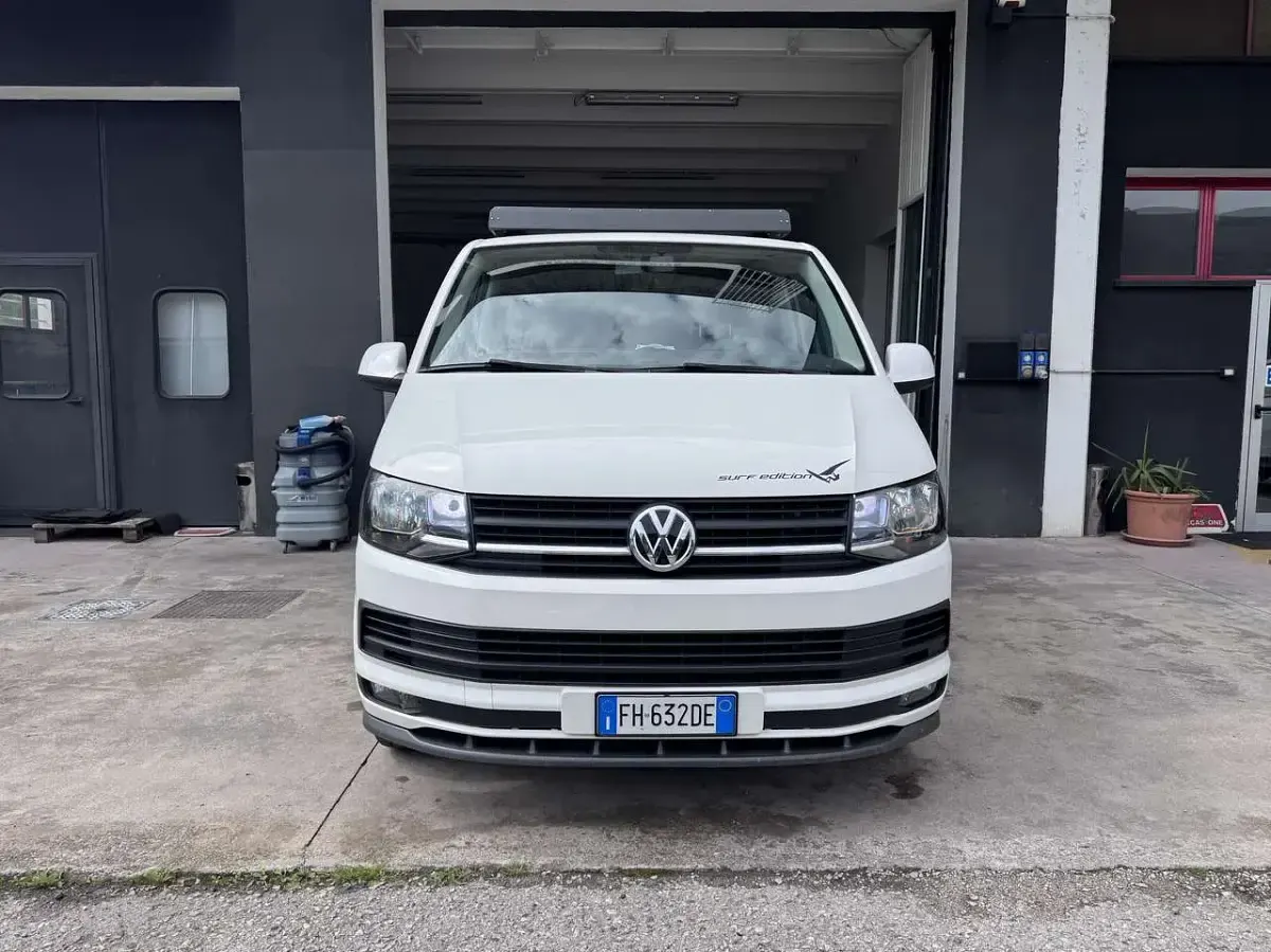 Usata VW Caravelle 102 CV (75 kW) 2017 Bianco Furgone