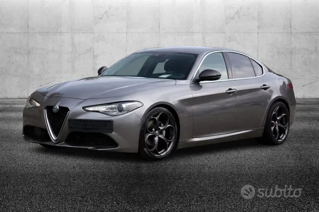 Usata Alfa Romeo Giulia Super 201 CV (147 kW) 2020 Grigio metallizzato Berlina