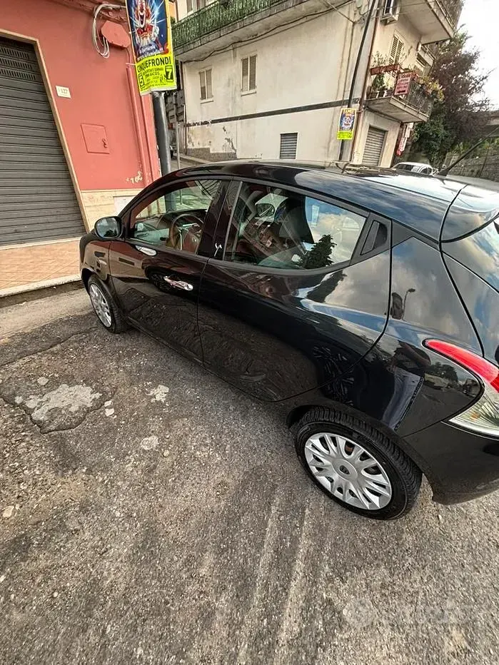 Usata Lancia Ypsilon 69 CV (50 kW) 2014 Utilitaria